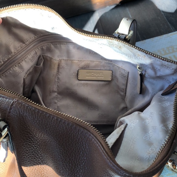 Michael Kors purse - Picture 2 of 3